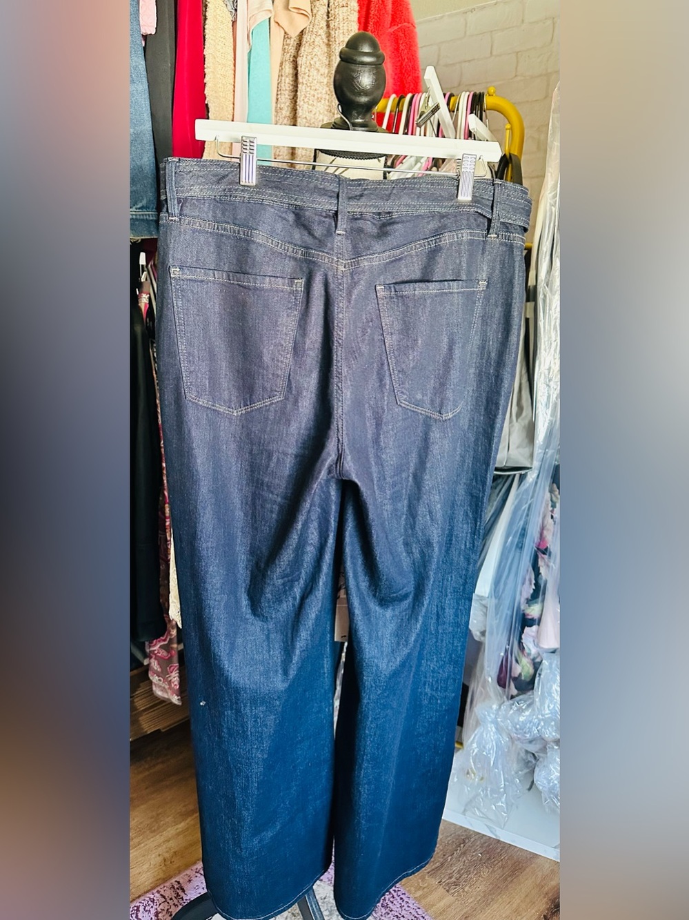 White House Black Market High-Rise Belted Wide-Leg Jean - Picture 6 of 10